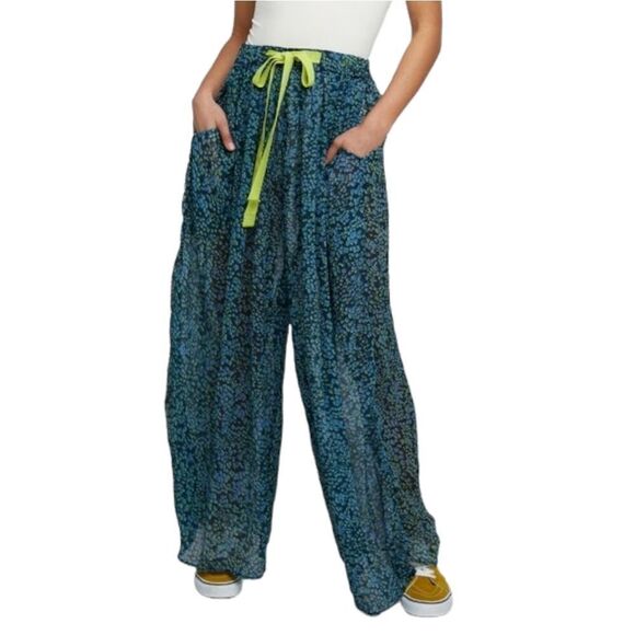 NWOT FREE PEOPLE Sleepin In Printed Chiffon Wide-Leg Pants S - Picture 11 of 11